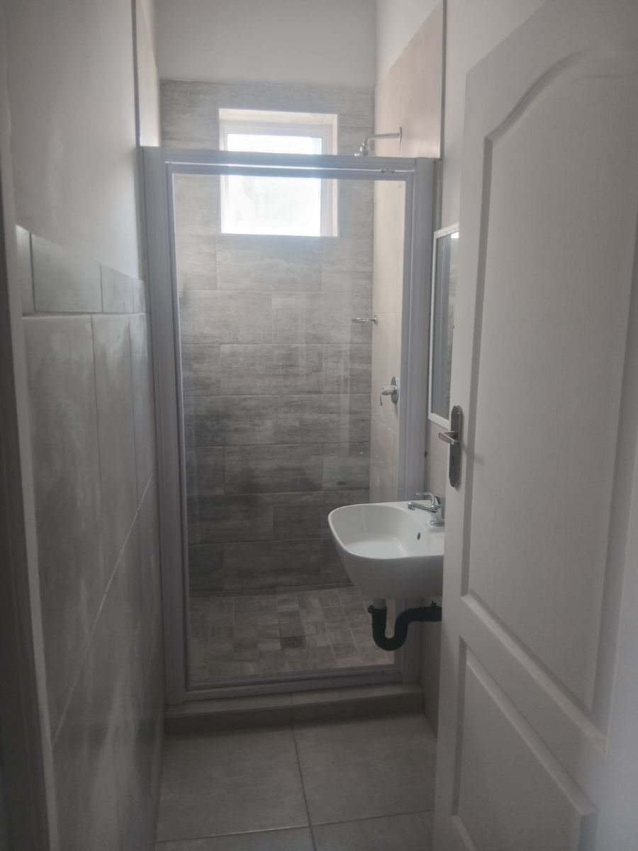 To Let 1 Bedroom Property for Rent in Southernwood Eastern Cape